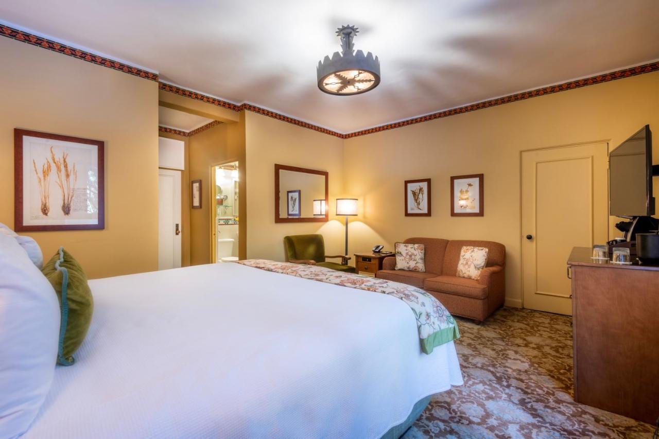 The Ahwahnee Hotel Йосемити Вилидж Екстериор снимка