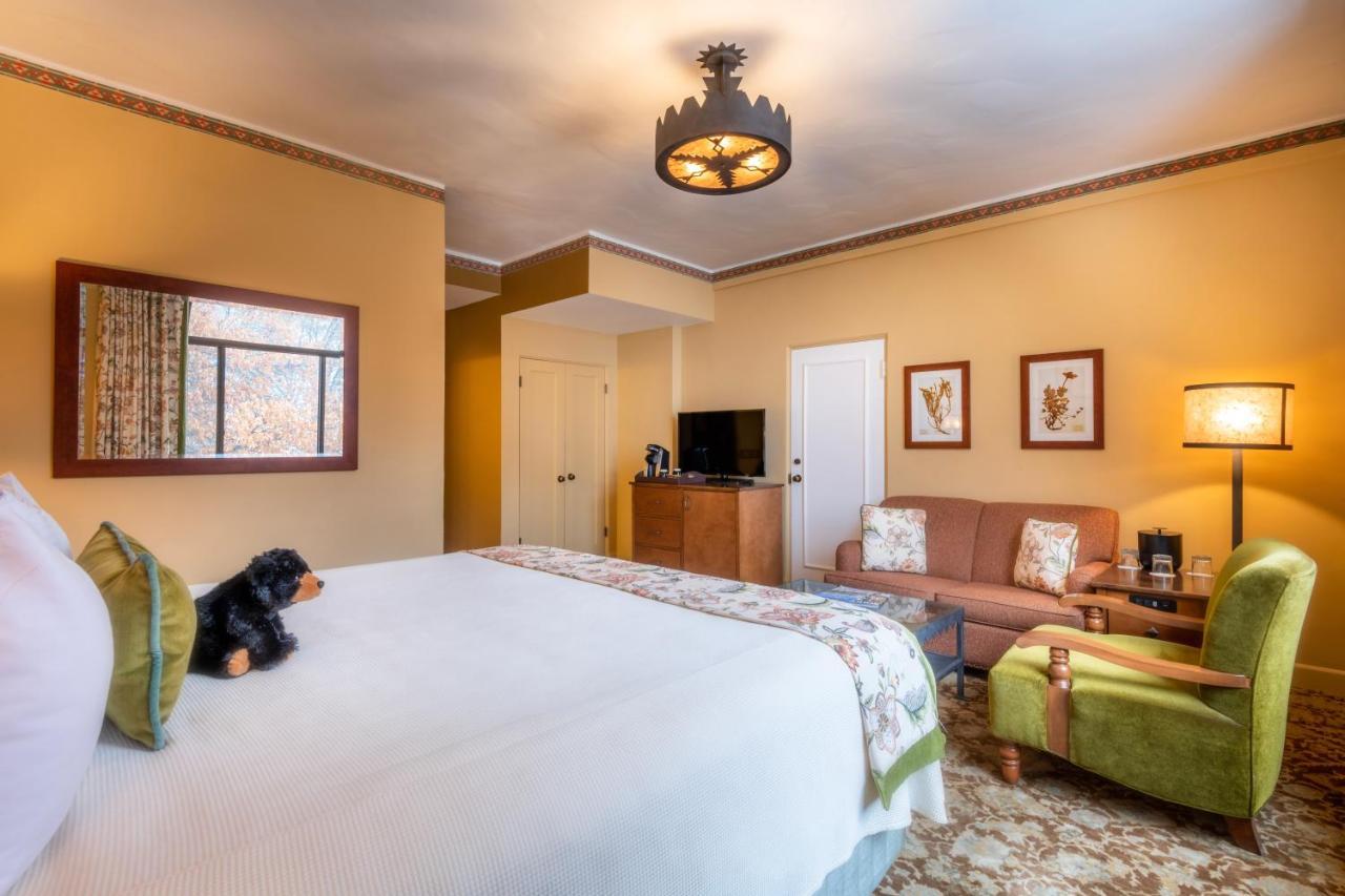 The Ahwahnee Hotel Йосемити Вилидж Екстериор снимка