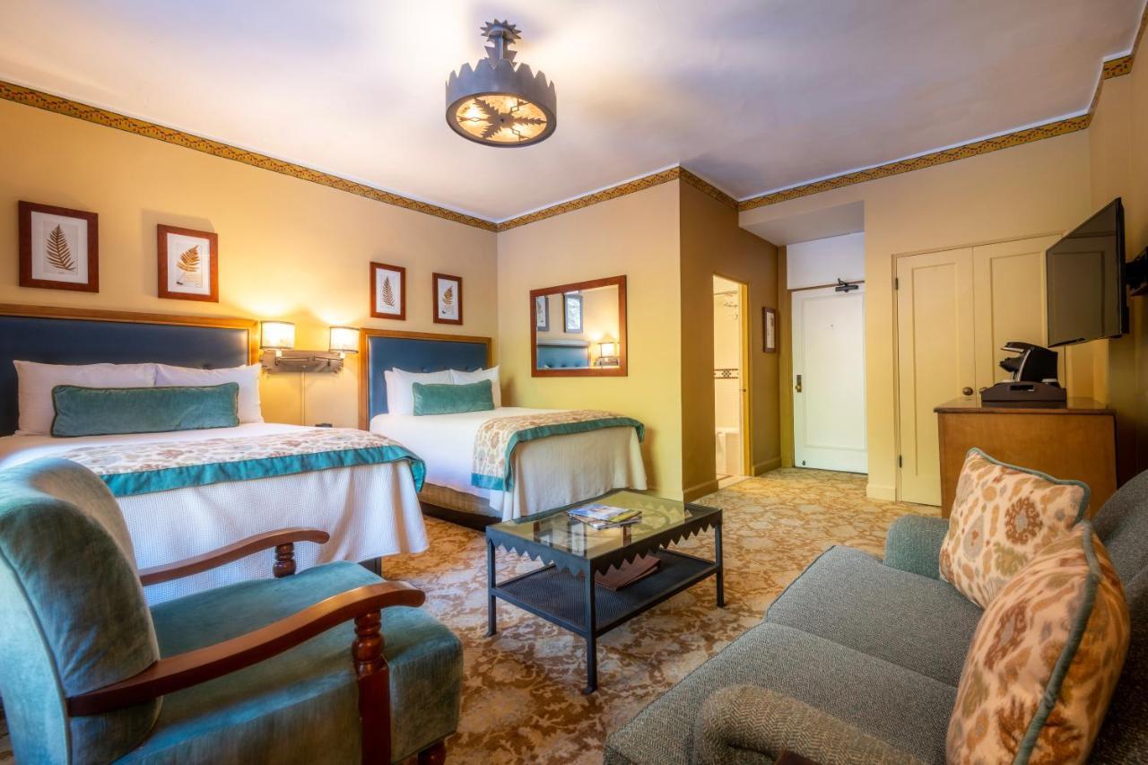 The Ahwahnee Hotel Йосемити Вилидж Екстериор снимка