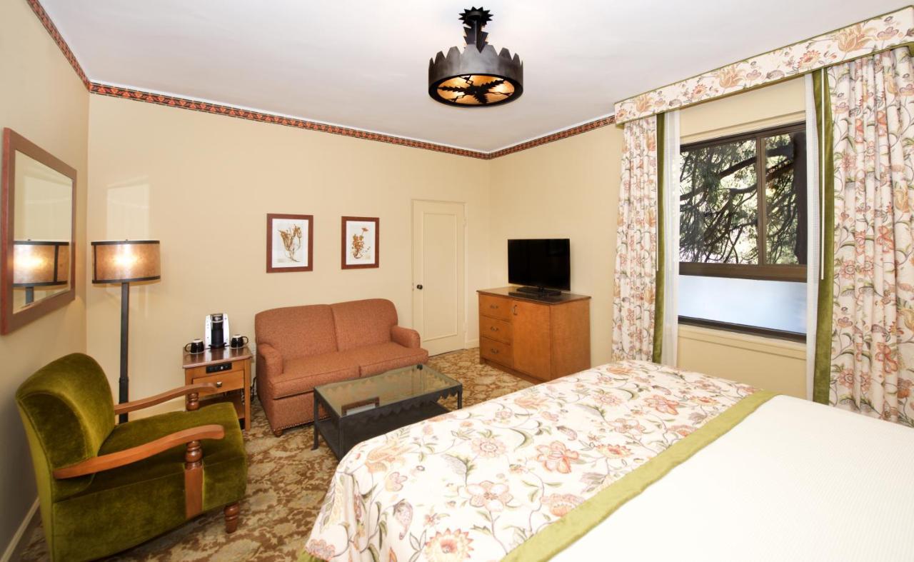 The Ahwahnee Hotel Йосемити Вилидж Екстериор снимка